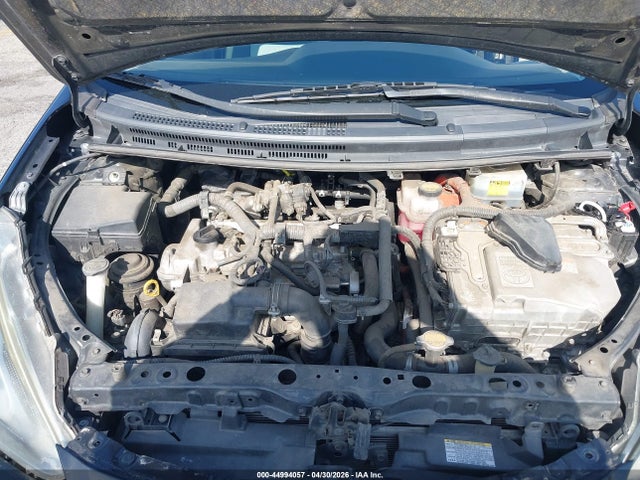 JTDKDTB38F1575651 Toyota Prius C Two