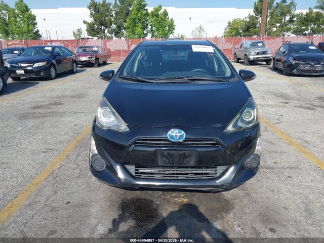 JTDKDTB38F1575651 Toyota Prius C Two