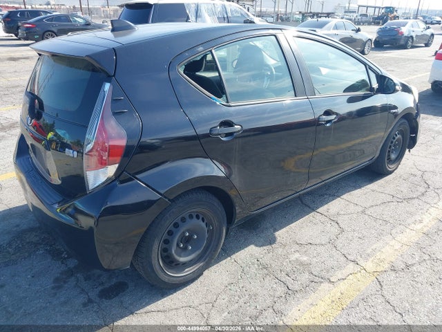 JTDKDTB38F1575651 Toyota Prius C Two