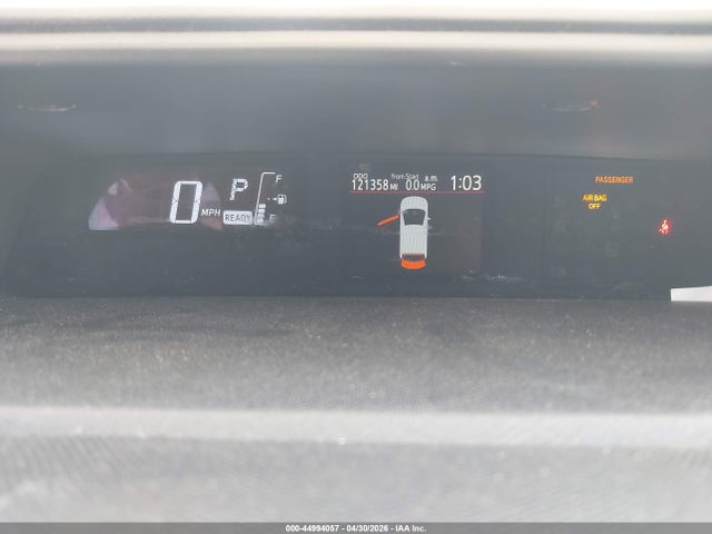JTDKDTB38F1575651 Toyota Prius C Two