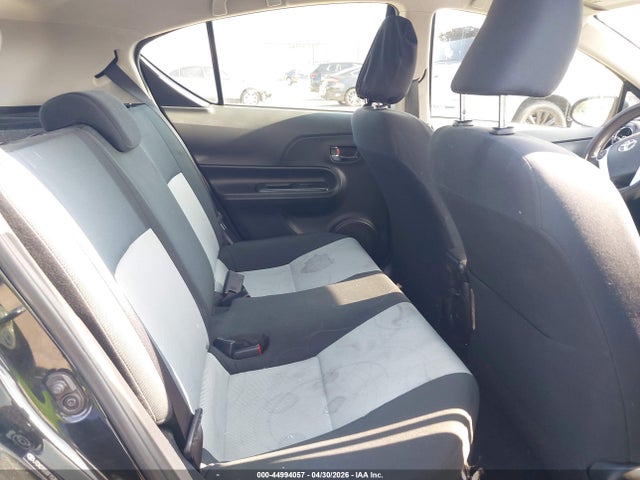 JTDKDTB38F1575651 Toyota Prius C Two