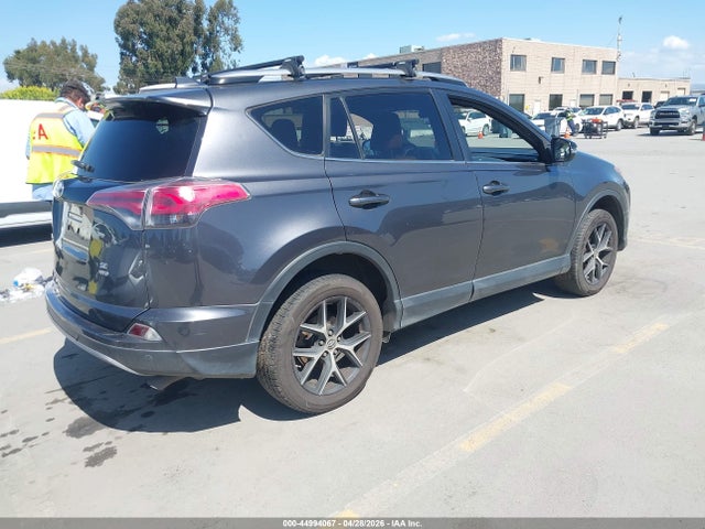 JTMJFREV7HJ158224 Toyota RAV4 SE