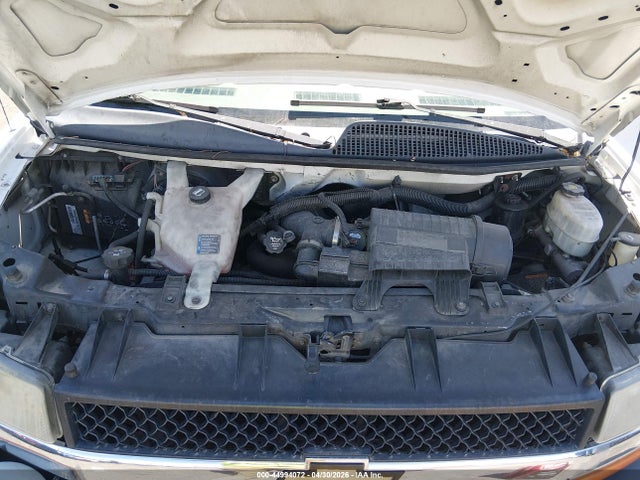 Chevrolet Express 2500 Work Van 2014 1GCWGFCA5E1129415 Image 10