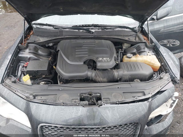2015 Chrysler 300 Limited მანქანა იყიდება აუქციონზე, vin: 2C3CCAAG4FH881669, აუქციონის ნომერი: 44994079
