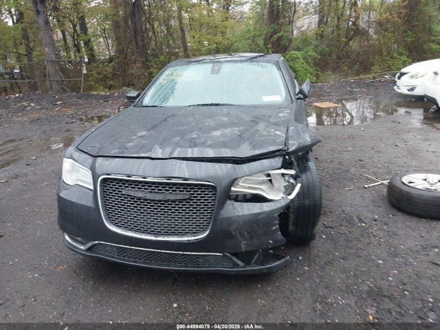 2015 Chrysler 300 Limited მანქანა იყიდება აუქციონზე, vin: 2C3CCAAG4FH881669, აუქციონის ნომერი: 44994079