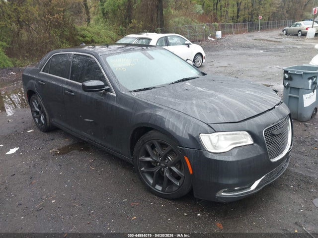 2015 Chrysler 300 Limited მანქანა იყიდება აუქციონზე, vin: 2C3CCAAG4FH881669, აუქციონის ნომერი: 44994079