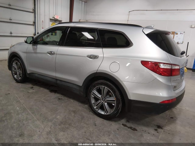 Продажа на аукционе авто 2015 Hyundai Santa Fe Gls, vin: KM8SRDHF4FU110951, номер лота: 44994140