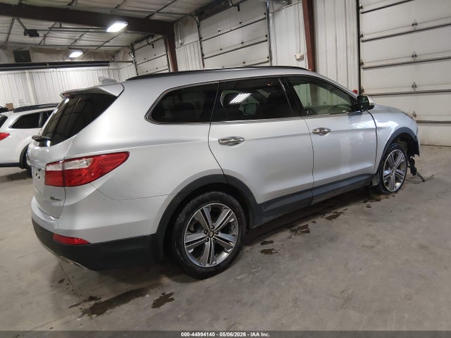 Продажа на аукционе авто 2015 Hyundai Santa Fe Gls, vin: KM8SRDHF4FU110951, номер лота: 44994140