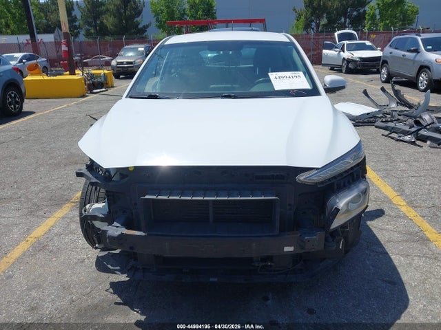 KM8K12AA1JU091021 Hyundai Kona Se