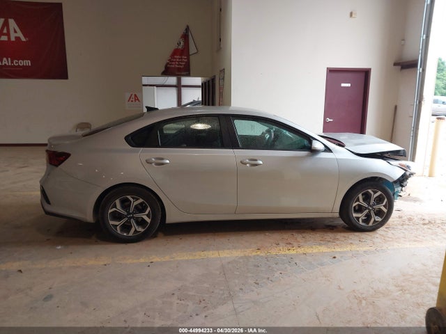 2021 Kia Forte Lxs მანქანა იყიდება აუქციონზე, vin: 3KPF24AD1ME339859, აუქციონის ნომერი: 44994233