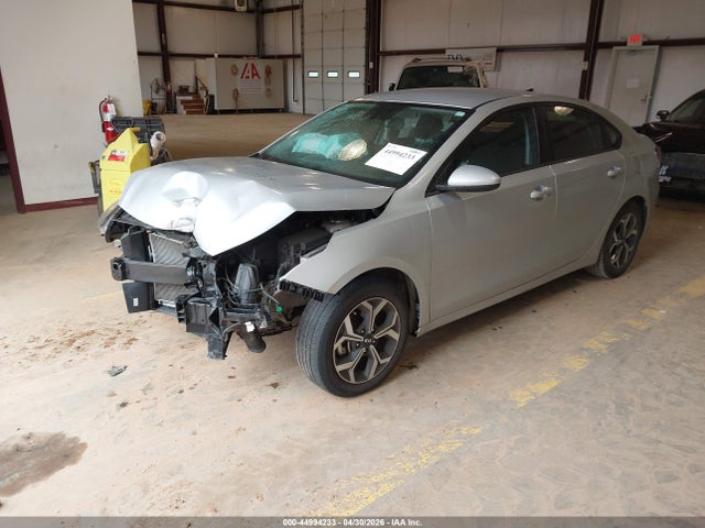 2021 Kia Forte Lxs მანქანა იყიდება აუქციონზე, vin: 3KPF24AD1ME339859, აუქციონის ნომერი: 44994233