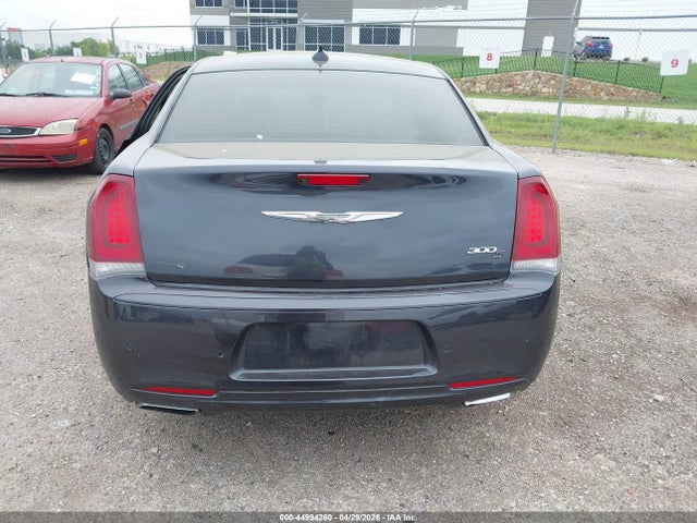 44994260 :رقم المزاد ، 2C3CCABG4JH261914 vin ، 2018 Chrysler 300 300s مزاد بيع