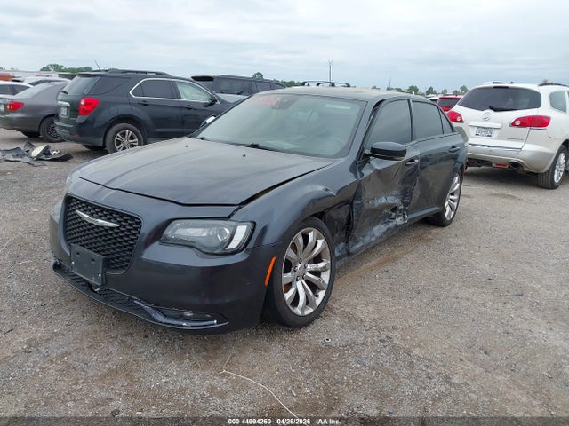 44994260 :رقم المزاد ، 2C3CCABG4JH261914 vin ، 2018 Chrysler 300 300s مزاد بيع