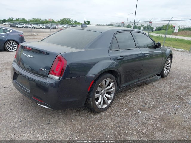 44994260 :رقم المزاد ، 2C3CCABG4JH261914 vin ، 2018 Chrysler 300 300s مزاد بيع