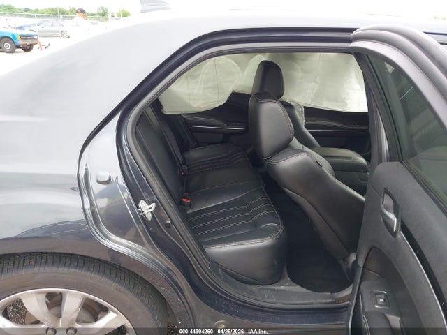 44994260 :رقم المزاد ، 2C3CCABG4JH261914 vin ، 2018 Chrysler 300 300s مزاد بيع