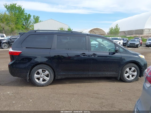 5TDKK3DC9FS581030 Toyota Sienna Le 8 Passenger