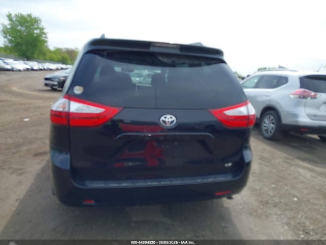 5TDKK3DC9FS581030 Toyota Sienna Le 8 Passenger