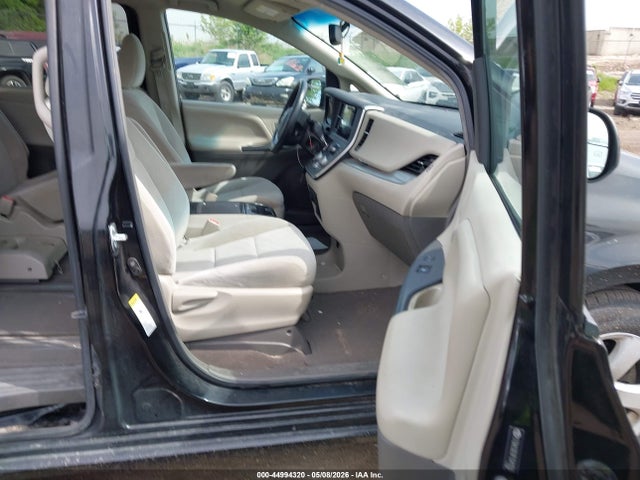 5TDKK3DC9FS581030 Toyota Sienna Le 8 Passenger