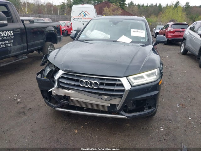 WA1BNAFY9J2162223 Audi Q5 2.0t Premium/2.0t Tech Premium