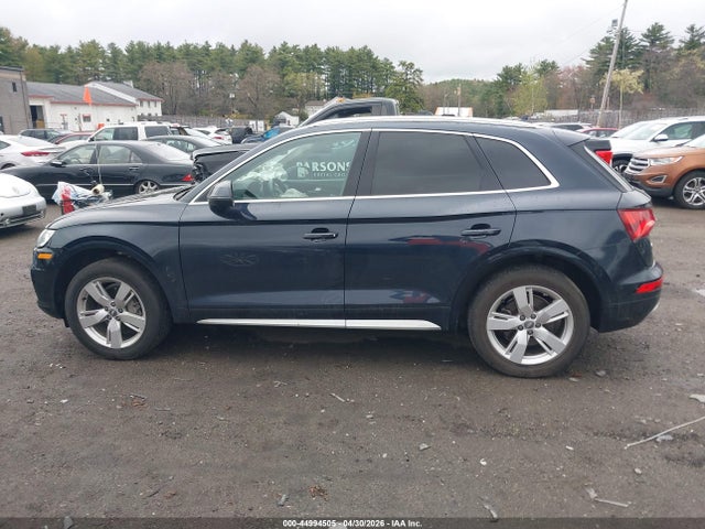 WA1BNAFY9J2162223 Audi Q5 2.0t Premium/2.0t Tech Premium