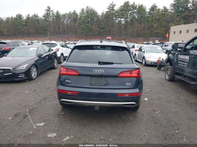 WA1BNAFY9J2162223 Audi Q5 2.0t Premium/2.0t Tech Premium