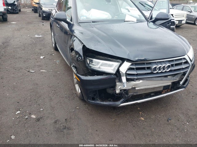 WA1BNAFY9J2162223 Audi Q5 2.0t Premium/2.0t Tech Premium