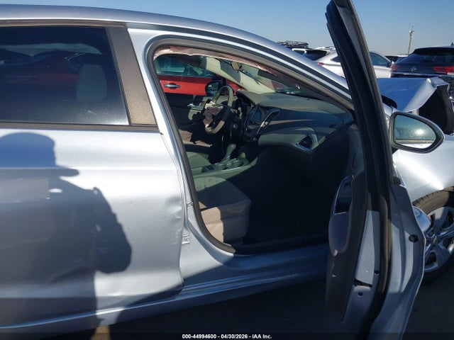1G1BC5SM5J7211340 Chevrolet Cruze Ls Auto