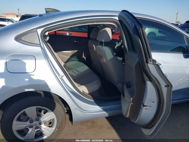 1G1BC5SM5J7211340 Chevrolet Cruze Ls Auto