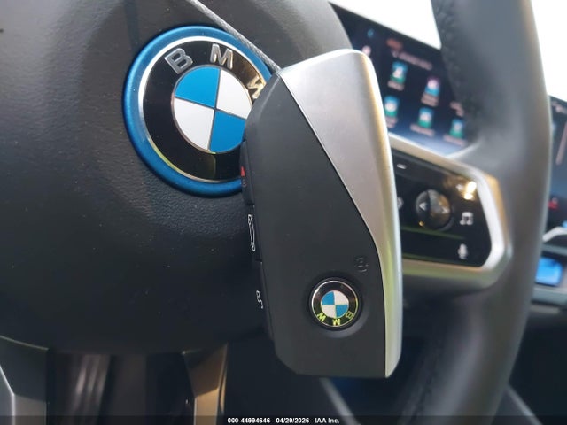 Продажа на аукционе авто 2025 Bmw I5 Edrive40, vin: WBY33FK01SCT72824, номер лота: 44994646