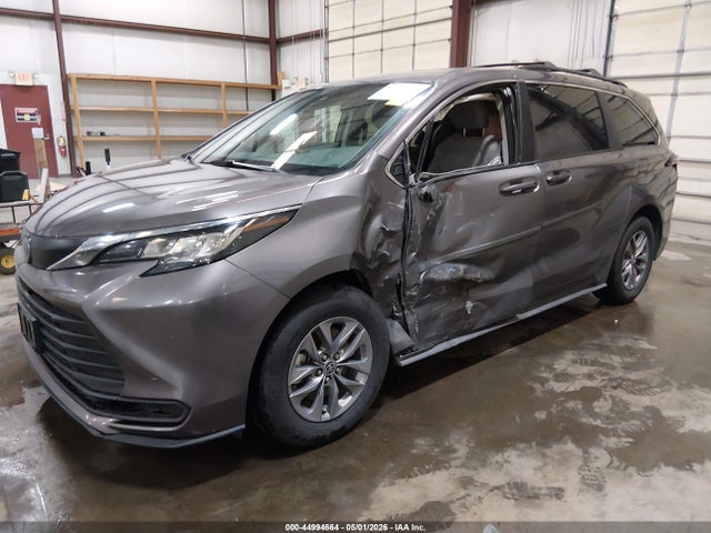 2022 Toyota Sienna Le მანქანა იყიდება აუქციონზე, vin: 5TDKSKFC7NS069532, აუქციონის ნომერი: 44994664