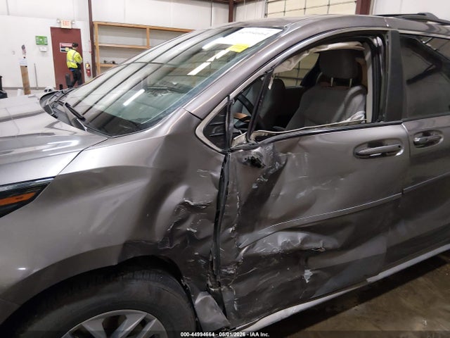 2022 Toyota Sienna Le მანქანა იყიდება აუქციონზე, vin: 5TDKSKFC7NS069532, აუქციონის ნომერი: 44994664