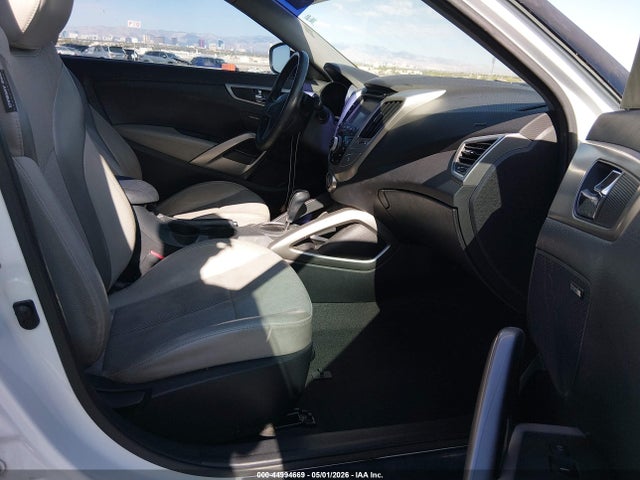 2013 Hyundai Veloster Base W/gray მანქანა იყიდება აუქციონზე, vin: KMHTC6AD4DU108141, აუქციონის ნომერი: 44994669