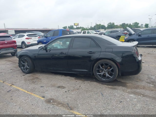 44994680 :رقم المزاد ، 2C3CCABT6MH667338 vin ، 2021 Chrysler 300 300s مزاد بيع