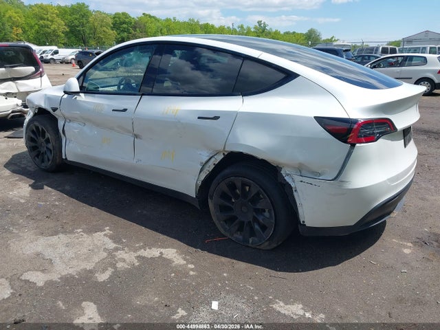 Продажа на аукционе авто 2022 Tesla Model Y Long Range Dual Motor All-wheel Drive, vin: 7SAYGDEE0NF390037, номер лота: 44994863