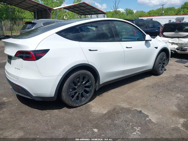 Продажа на аукционе авто 2022 Tesla Model Y Long Range Dual Motor All-wheel Drive, vin: 7SAYGDEE0NF390037, номер лота: 44994863
