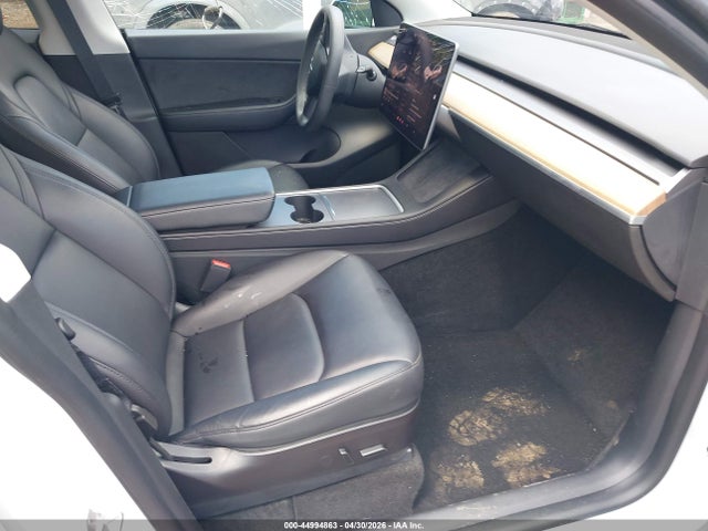 Продажа на аукционе авто 2022 Tesla Model Y Long Range Dual Motor All-wheel Drive, vin: 7SAYGDEE0NF390037, номер лота: 44994863