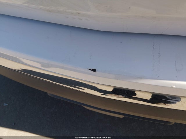 2GNAXTEX8J6306791 Chevrolet EQUINOX LT