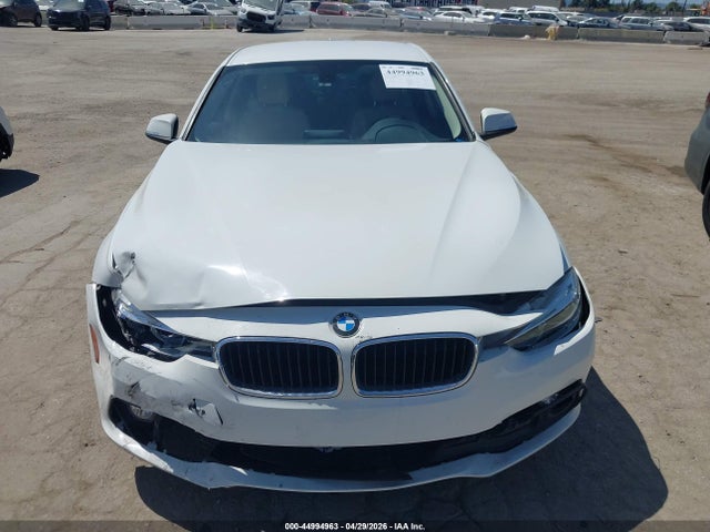 2018 Bmw 320i მანქანა იყიდება აუქციონზე, vin: WBA8E1G57JNU89560, აუქციონის ნომერი: 44994963