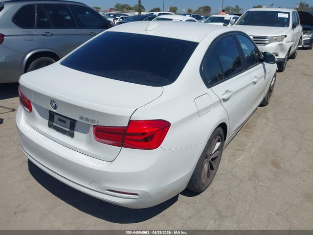 2018 Bmw 320i მანქანა იყიდება აუქციონზე, vin: WBA8E1G57JNU89560, აუქციონის ნომერი: 44994963