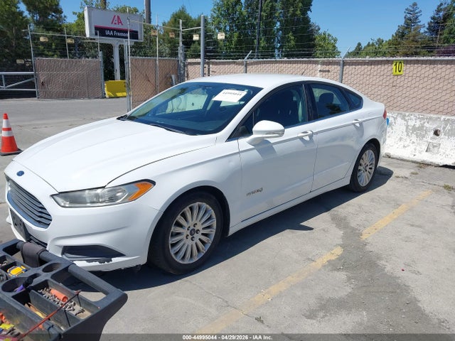 Ford Fusion Hybrid Se 2016 3FA6P0LU8GR235282 Image 2