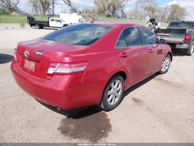 44995111 :رقم المزاد ، 4T4BF3EK8BR115056 vin ، 2011 Toyota Camry Le مزاد بيع