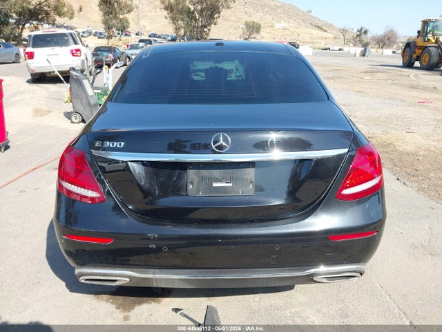 44995112 :رقم المزاد ، WDDZF4JB8HA119200 vin ، 2017 Mercedes-benz E 300 مزاد بيع