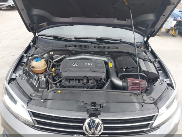 44995122 :رقم المزاد ، 3VWD17AJ0FM414347 vin ، 2015 Volkswagen Jetta 1.8t Sport مزاد بيع