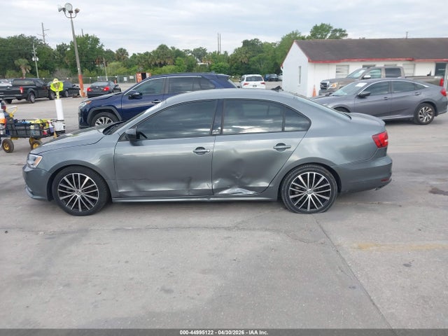 44995122 :رقم المزاد ، 3VWD17AJ0FM414347 vin ، 2015 Volkswagen Jetta 1.8t Sport مزاد بيع