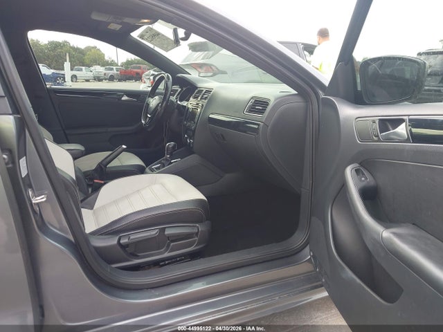 44995122 :رقم المزاد ، 3VWD17AJ0FM414347 vin ، 2015 Volkswagen Jetta 1.8t Sport مزاد بيع