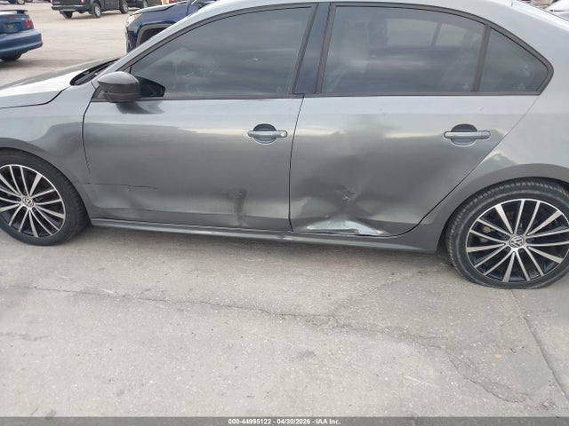 44995122 :رقم المزاد ، 3VWD17AJ0FM414347 vin ، 2015 Volkswagen Jetta 1.8t Sport مزاد بيع