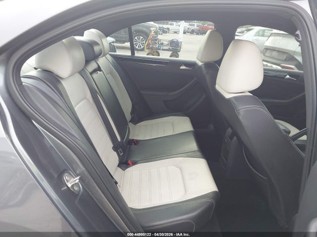 44995122 :رقم المزاد ، 3VWD17AJ0FM414347 vin ، 2015 Volkswagen Jetta 1.8t Sport مزاد بيع
