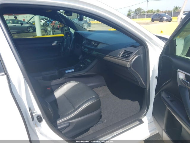 JTHKD5BH9G2256096 Lexus CT 200H
