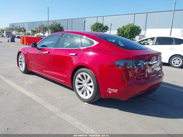 2016 Tesla Model S 60/70/75/85 მანქანა იყიდება აუქციონზე, vin: 5YJSA1E11GF174684, აუქციონის ნომერი: 44995164