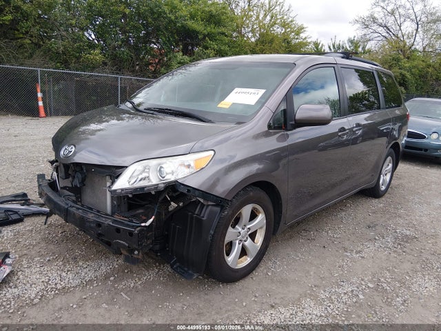 2016 Toyota Sienna Le 8 Passenger მანქანა იყიდება აუქციონზე, vin: 5TDKK3DC7GS729435, აუქციონის ნომერი: 44995193